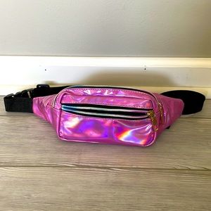 NWOT Metallic Fanny pack